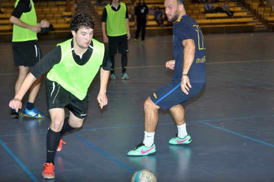 Celek FU Kopřivnice porazil ve finále XXI. ročníku futsalového turnaje Ámos Cup mužstvo UEFA a vystřídal na trůnu loňského vítěze Getafe.
FOTO: KRISTINA ČABLOVÁ