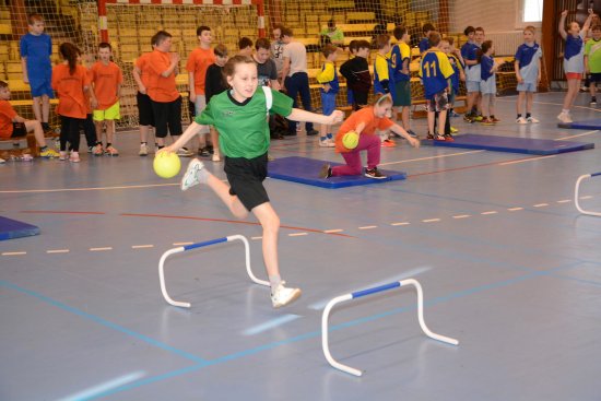 Součástí školního turnaje v miniházené byly také dovednostní disciplíny, ve kterých školáci prokazovali svou obratnost i míčovou techniku.
FOTO: DAVID MACHÁČEK