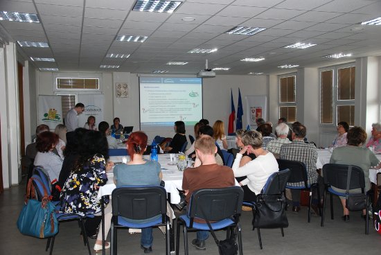 Minulý týden se zájemci dozvěděli, jak je naplňován Komunitní plán sociálních služeb a pracovníci radnice si také vyslechli připomínky občanů i uživatelů sociálních služeb. 
FOTO: DANA HOĎÁKOVÁ