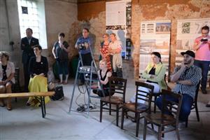 Prezentace v interiéru objektu č. 107 měla přiblížit jeho možnou budoucnost tak, jak si ji představují lidé ze sdružení Purpura.
FOTO: DAVID MACHÁČEK