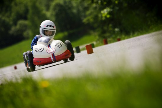 Jakub Procházka absolvuje jednu ze tří jízd v prvním kole Mistrovství ČR v Dolním Cetně.
FOTO: JIŘÍ PROCHÁZKA