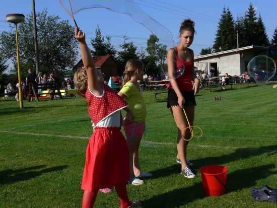 Během Rodinného odpoledne ve Skotnici si přišly na své hlavně děti. Rozhodně se nenudili ani rodiče a senioři, kteří je doprovázeli.
FOTO: ILONA MAZALOVÁ