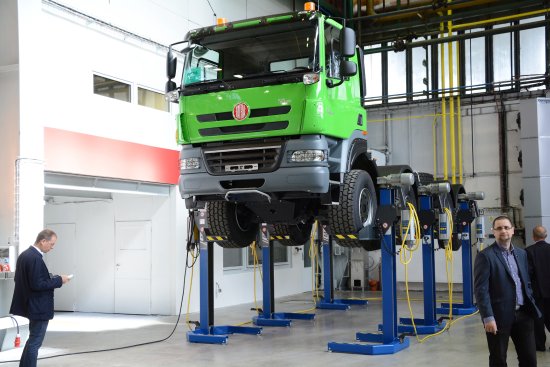 Otevření nového centra diagnostiky má být podle managementu Tatry symbolem jejího přechodu od restrukturalizace k dalšímu rozvoji automobilky.
FOTO: DAVID MACHÁČEK
