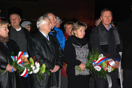 Součástí oslav výročí vzniku samostatného Československa byl v Kopřivnici tradičně i pietní akt s položením kytic u pomníku TGM.
FOTO: DANA HOĎÁKOVÁ