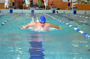 Michalu Šupovi se na meziokresních závodech v Kopřivnici  disciplína 200 M vydařila, ale ještě více se mu povedla náročná trať 400 PZ.
FOTO: KRISTINA ČABLOVÁ