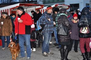 Kopřivničané přivítali advent starostovským nealkoholickým punčem a koncertem provázejícím rozsvícení vánoční výzdoby.
FOTO: KRISTINA ČABLOVÁ