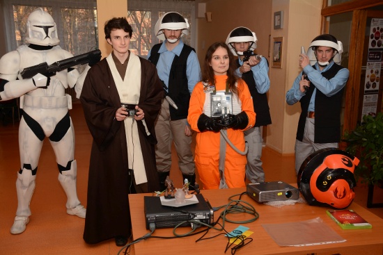 Řada návštěvníků KoprConu trávila víkendový program v Kopřivnici ve vlastnoručně vyrobených kostýmech svých oblíbených hrdinů ze sci-fi filmů.
FOTO: DAVID MACHÁČEK