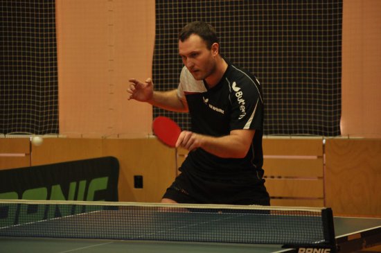 Radovan Polášek získal během víkendových dvou kol III. ligy skupiny E pro A družstvo ASK Tatra Kopřivnice dva body ve čtyřhře a šest ve dvouhře.
FOTO: KRISTINA ČABLOVÁ