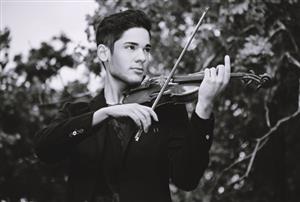 Kopřivničan Dennis Schneiderka se aktuálně připravuje na sezonu houslových soutěží.