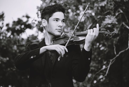 Kopřivničan Dennis Schneiderka se aktuálně připravuje na sezonu houslových soutěží.