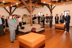 Čtyřiadvacet oceněných pedagogů a ředitele místních škol letos radnice pozvala k tradičnímu ceremoniálu do prostor Muzea Fojtství.
FOTO: DAVID MACHÁČEK