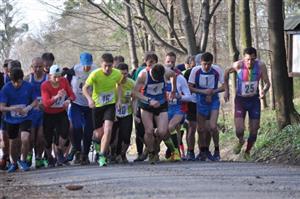Nad letním koupalištěm v Kopřivnici odstartoval Běh na Červený kámen již po třiadvacáté a letošní ročník ovládl Jakub Ambros z domácího klubu.
FOTO: KRISTINA ČABLOVÁ