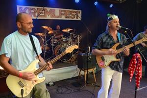 Opavská kapela Rotující kedluben byla jedním z desíti hudebních hostů čtvrtého ročníku multižánrového hudebního festivalu Kreml Fest, který minulou sobotu přilákal rekordní počet návštěvníků.
FOTO: DAVID MACHÁČEK
