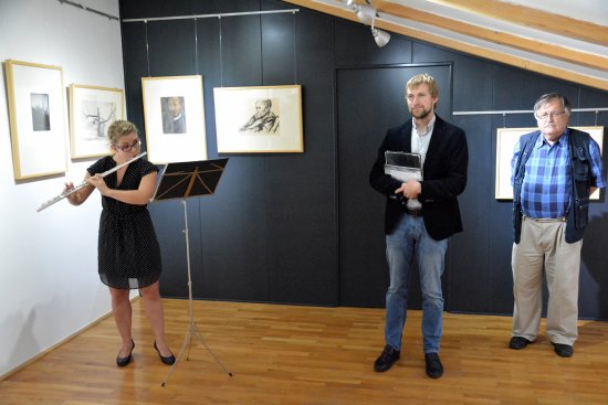 Hlavní aktéři návrhu dakarské tatry s číslem 635 (zprava): její objevitel Radek Smolka, dosavadní majitel Jean Philipp a původní posádka ve složení Miroslav Gumulec, Josef Kalina a Zdeněk Kahánek.
FOTO: DAVID MACHÁČEK