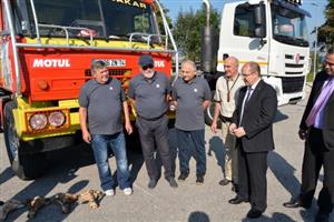 Vernisáž za účasti Pavla Sivka (na snímku zcela vpravo) zahájila před týdnem výstavní událost podzimní sezony v Lašském muzeu. FOTO: D. MACHÁČEK