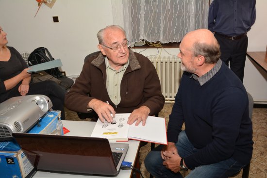 Jedním z vrcholů setkání fanoušků díla Zdeňka Buriana byla přednáška a autogramiáda dlouholetého šéfredaktora časopisu ABC Vlastislava Tomana.
FOTO: DAVID MACHÁČEK