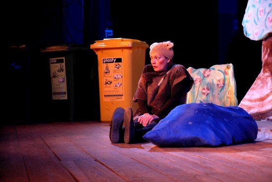 Pohádka o Balynce, představení karlovarského hudebního divadla, které kopřivničtí školáci viděli v pondělí v kulturním domě, děti zábavnou formou informovalo o problematice třídění odpadu a jeho recyklaci.
FOTO: ARCHIV