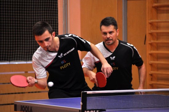 Ota Schwarz (vpředu) s Danielem Ondryášem čtyřhru proti Zlínu prohráli, s Přerovem však slavili vítězství.
FOTO: KRISTINA ČABLOVÁ