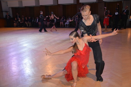 Body získané v latinskoamerické části taneční soutěže Tatra stačily Filipu Paulovi a Elišce Výborové z Taneční školy Starlet Brno k zisku stříbrné pozice a postupu do nejvyšší výkonností třídy M.
FOTO: DANA HOĎÁKOVÁ