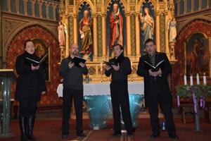 Brněnský vokální kvintet Ensemble Frizzante přednesl v kostele sv. Bartoloměje program složený z adventních písní celé Evropy.
FOTO: DANA HOĎÁKOVÁ