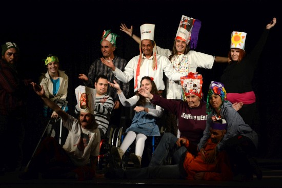 Bratislavské Divadlo Bez domova odehrálo na půdě Katolického domu svou autorskou koláž Kuca Paca.
FOTO: DAVID MACHÁČEK