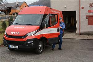 Zatímco dobrovolní hasiči z Mniší a Lubiny už svá nová vozidla používají, kopřivnická jednotka si na obnovu vozového parku počká ještě pár měsíců.
FOTO: D. MACHÁČEK
