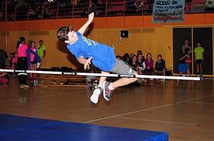 Celkem 121 žáků základních a středních škol z Kopřivnice a blízkého okolí se zúčastnilo tradičního závodu ve skoku vysokém Kopřivnická laťka.
FOTO: KRISTINA ČABLOVÁ
