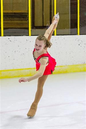 Kopřivnická krasobruslařka Klára Štěpánová v této sezoně neskončila v tuzemsku hůře než druhá.
FOTO: TOM HANZLÍK