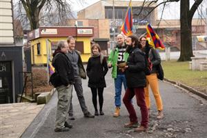 Kopřivnická radnice se i letos připojila ke kampani Vlajka pro Tibet. V pátek 10. března se uskutečnil i tradiční Zvonkový pochod na podporu Tibetu.
FOTO: DAVID MACHÁČEK