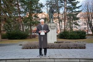 Den výročí narození T. G. Masaryka si Kopřivničané tradičně připomněli krátkým setkáním u pomníku československého prezidenta.
FOTO: DANA HOĎÁKOVÁ