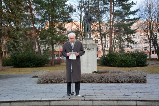 Den výročí narození T. G. Masaryka si Kopřivničané tradičně připomněli krátkým setkáním u pomníku československého prezidenta.
FOTO: DANA HOĎÁKOVÁ