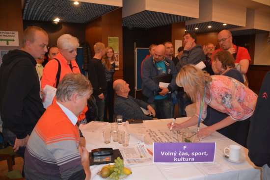 Na akci Plánujme společně lidé nejen diskutovali s pracovníky radnice, ale mohli navrhovat aktivity či projekty, které by mělo město realizovat.
FOTO: DANA HOĎÁKOVÁ