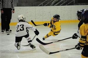 Tímto krásným gólem otevřelo skóre družstvo Kopřivnice r. 2009 v utkání proti Vítkovicím, které však nakonec vyhrálo i celý turnaj.
FOTO: KRISTINA ČABLOVÁ