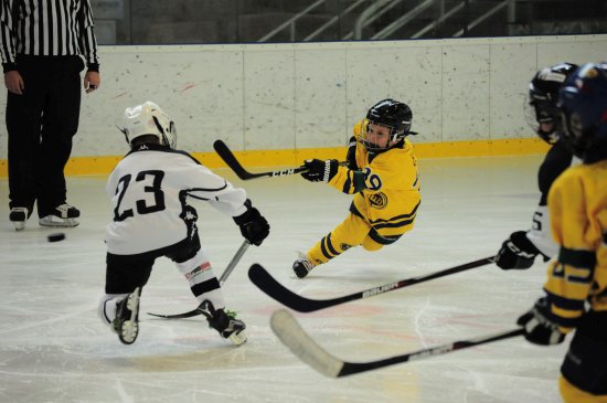 Tímto krásným gólem otevřelo skóre družstvo Kopřivnice r. 2009 v utkání proti Vítkovicím, které však nakonec vyhrálo i celý turnaj.
FOTO: KRISTINA ČABLOVÁ