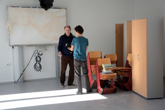 V posledních dnech před dokončením rekonstrukce v budově ZUŠ Zdeňka Buriana pracovali nejen řemeslníci, ale i učitelé, kteří připravovali školu na vyučování.
FOTO: D. MACHÁČEK