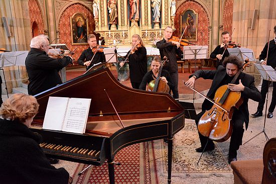 V Rámci Svatováclavského hudebního festivalu hostil kopřivnický chrám sv. Bartoloměje Slovenský komorní orchestr Bohdana Warchala.
FOTO: DAVID MACHÁČEK
