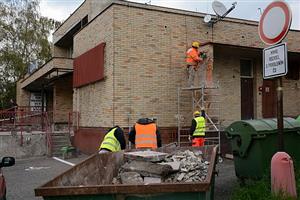 System.Linq.Enumerable+<TakeIterator>d__25`1[System.Char]