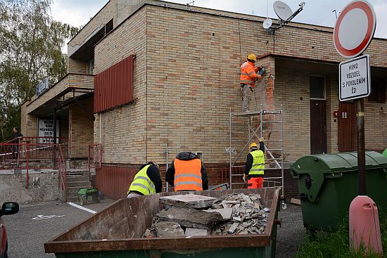 System.Linq.Enumerable+<TakeIterator>d__25`1[System.Char]