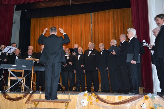 Mužský pěvecký sbor Vítkovice byl minulou sobotu jedním z hostů jednadvacátého ročníku Přehlídky pěveckých sborů v Katolickém domě v Kopřivnici.
FOTO: DANA HOĎÁKOVÁ