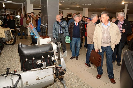 Na závěr návštěvy Kopřivnice si sedmdesátičlenná skupina seniorů z Bánovců nad Bebravou prošla i expozici zdejšího Technického muzea Tatry.
FOTO: DAVID MACHÁČEK

