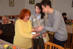 Kopřivničtí dětští zastupitelé připravili pro pěší turisty zábavné dopoledne se hrou bingo. Další podobnou akci chtějí připravit pro dětský domov v Příboře.
FOTO: JIŘÍ TRČKA