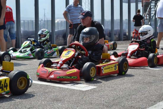 Dominik Lichnovský z Vlčovic začal na motokáře trénovat již před dvěma lety, ale celou závodní sezonu absolvoval v loňském roce.
FOTO: HANA LICHNOVSKÁ