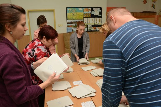 System.Linq.Enumerable+<TakeIterator>d__25`1[System.Char]