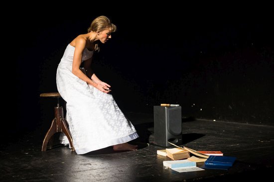 Herečka Šárka Vaculíková představí místnímu publiku své monodrama Milena má problém o starostech nevěsty.
FOTO: ARCHIV