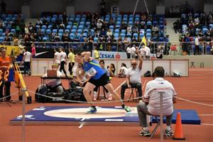 Tomáš Bortel (z AK EZ Kopřivnice) si na mistrovství ČR juniorů zlepšil ve vrhu koulí osobní rekord na 16,28 m a obsadil čtvrté místo.
FOTO: VIKTORIE HANZELKOVÁ