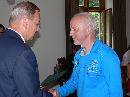 Jedním z oceněných bezpříspěvkových dárců krve byl i Oldřich Němec, který vloni dosáhl 240 odběrů.
FOTO: ILONA MAZALOVÁ
