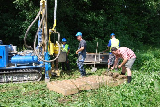 Podobně jako před lety v Lubině budou tentokrát specialisté pomocí vrtů zjišťovat složení někdejší skládky komplexní bytové výstavby.
ILUSTRAČNÍ FOTO: DANA HOĎÁKOVÁ