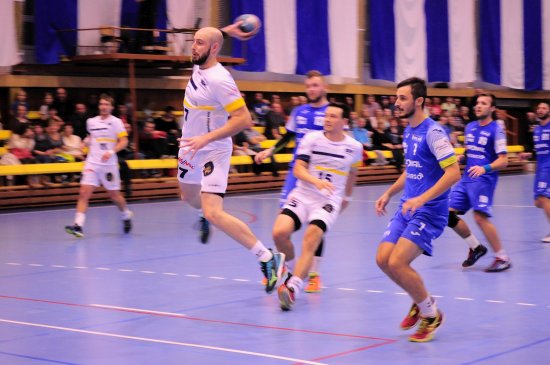 Petr Unger byl v domácím zápase s Jičínem s pěti brankami druhým nejlepším kopřivnickým střelcem, na vítězství to však nestačilo.
FOTO: KRISTINA ČABLOVÁ