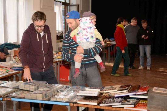 Návštěvníci setkání kopřivnických sběratelů si mohli jejich kolekce nejen prohlédnout, ale dozvědět se i spoustu zajímavostí.
FOTO: D. MACHÁČEK
