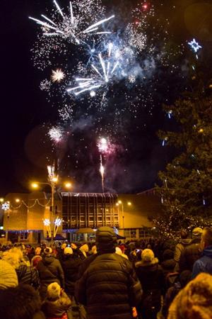 Rok 2019 v Kopřivnici zahájil tradiční ohňostroj. V souvislosti s připravovanou rekonstrukcí centra města je možné, že ten příští se uskuteční na jiném místě.
FOTO: DAVID MACHÁČEK